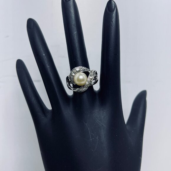 Silver Tone Statement Ring W/Faux Pearl And Rhinestone Accents Size 4.75 (R446) - Picture 1 of 7